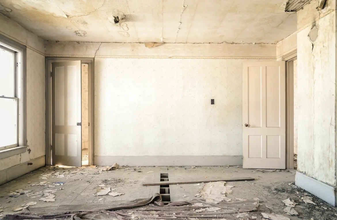 Waste disposal crew managing a cleanout project in North Londonderry